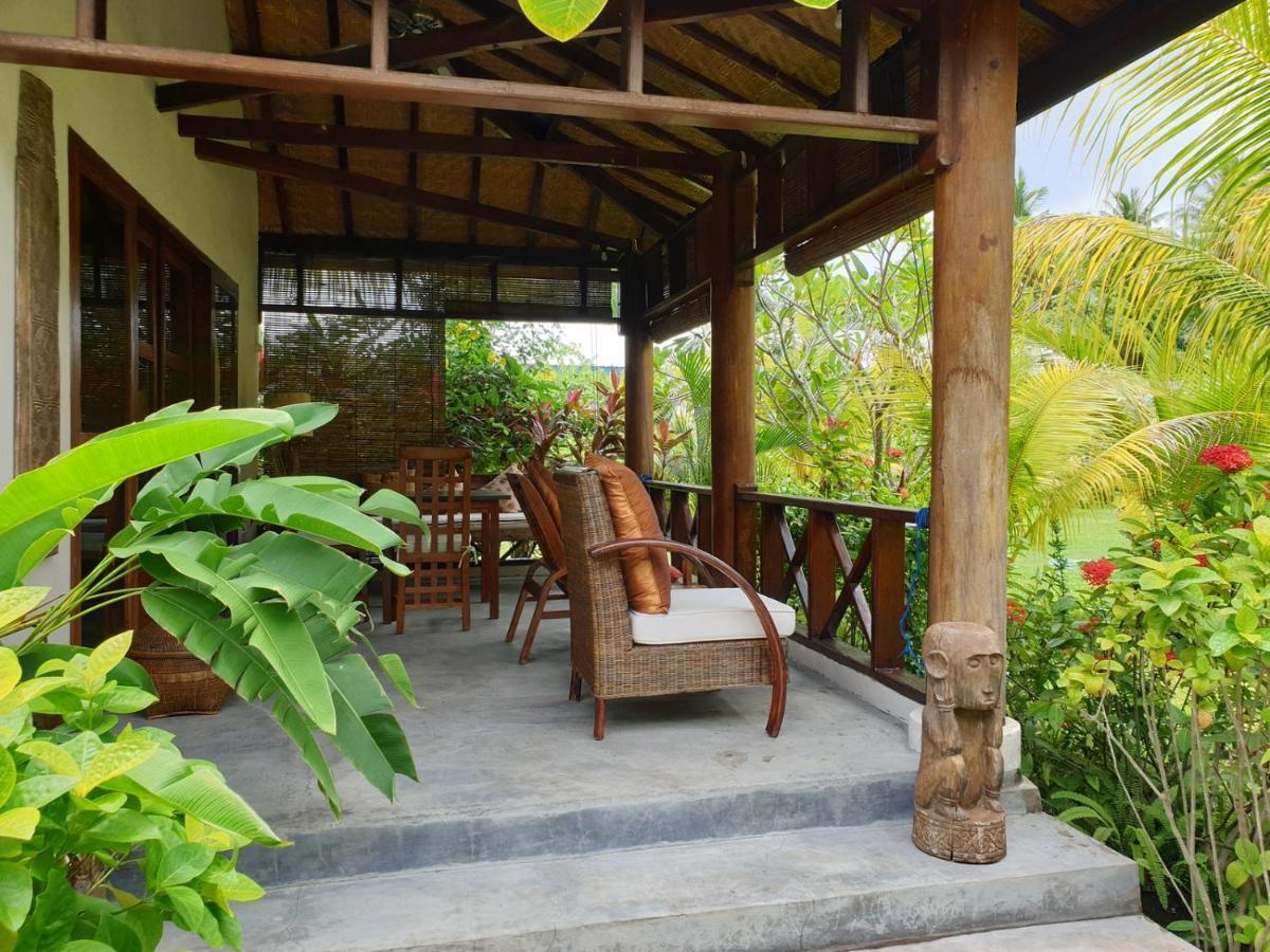 Waiara Village Guesthouse Maumere Exterior photo