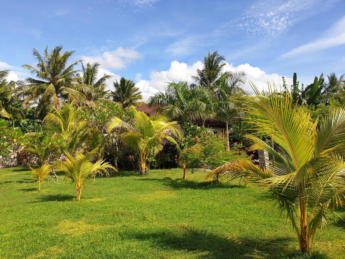 Waiara Village Guesthouse Maumere Exterior photo